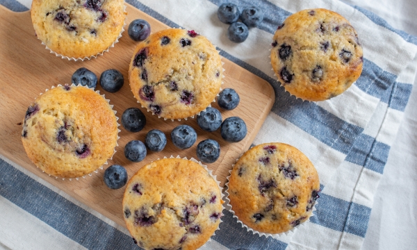 on-the-go breakfast blueberry-muffins