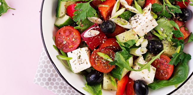 How to Make Homemade Greek Salad
