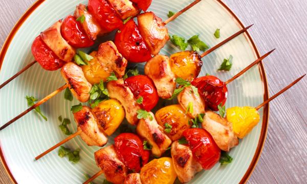 tomatoes and chicken skewers 