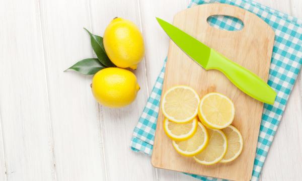 cut a lemon