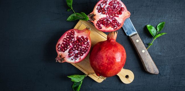 Cutting a Pomegranate – a Step-By-Step Guide