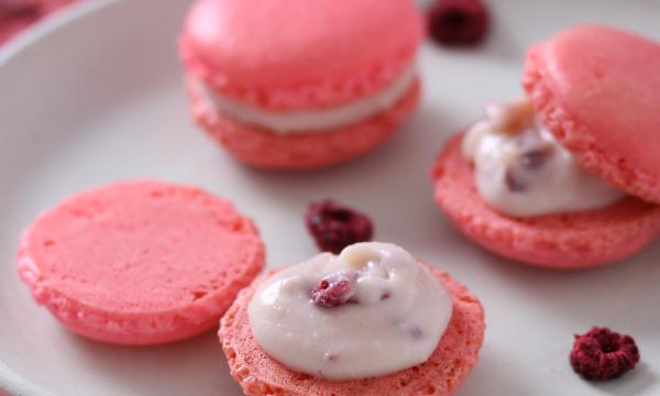 raspberry macarons